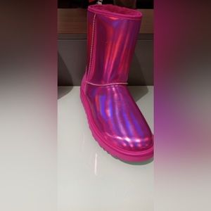 Metallic PINK Uggs brand new never worn!